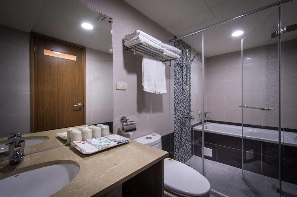 Mei Hotel Taichung Exterior foto
